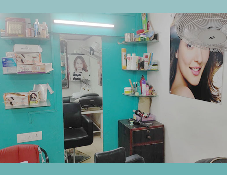 GOLDEN  GENTS & LADIES BEAUTY PARLOR